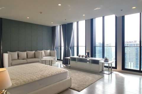 Condo in Bangkok, Thailand, 3 bedrooms № 157476 - photo 8