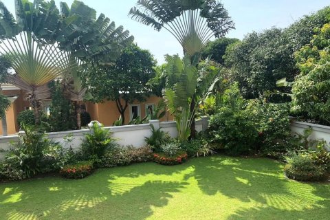 House in Pattaya, Thailand 4 bedrooms № 157470 - photo 13