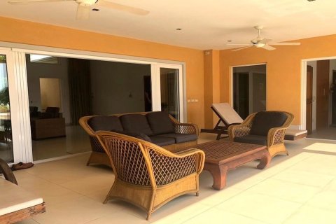 House in Pattaya, Thailand 4 bedrooms № 157470 - photo 6