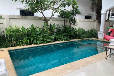 House in Pattaya, Thailand 3 bedrooms № 157473 - photo 15