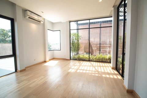 House in Bangkok, Thailand 6 bedrooms № 157474 - photo 19