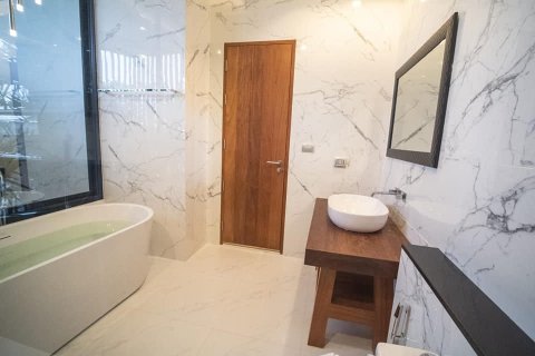 House in Bangkok, Thailand 6 bedrooms № 157474 - photo 15