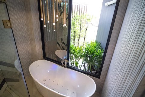 House in Bangkok, Thailand 6 bedrooms № 157474 - photo 30
