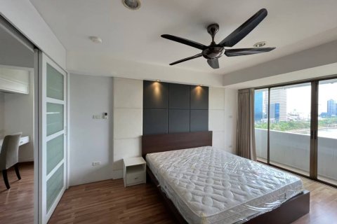 Condo in Bangkok, Thailand, 3 bedrooms  № 157475 - photo 8