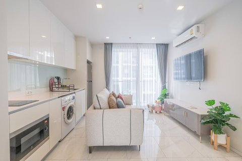 Studio in the Condo in Watthana, Bangkok, Thailand  № 161579 - photo 2