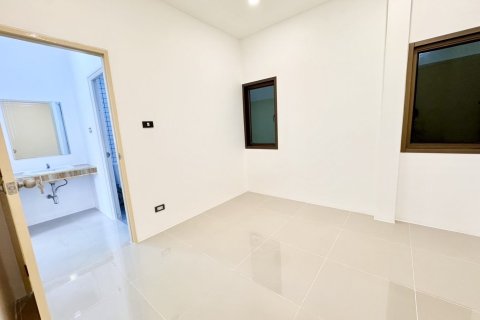 House in Phuket, Thailand 4 bedrooms № 161581 - photo 10
