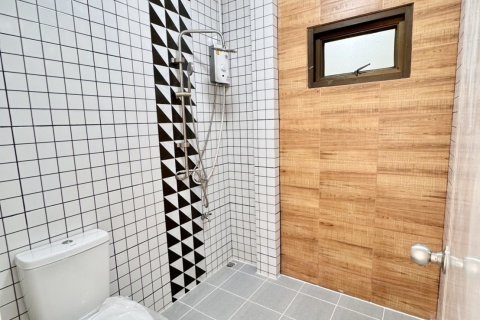 House in Phuket, Thailand 4 bedrooms № 161581 - photo 17