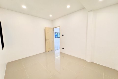 House in Phuket, Thailand 4 bedrooms № 161581 - photo 11