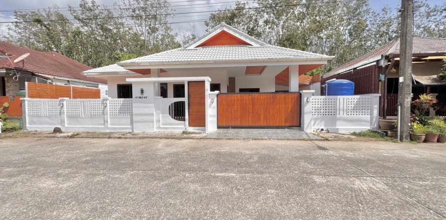 House in Phuket, Thailand 4 bedrooms № 161581