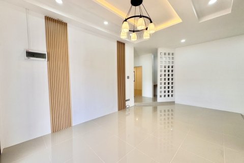 House in Phuket, Thailand 4 bedrooms № 161581 - photo 3