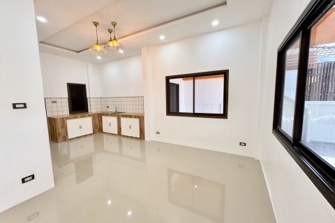 House in Phuket, Thailand 4 bedrooms № 161581 - photo 7