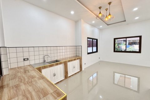 House in Phuket, Thailand 4 bedrooms № 161581 - photo 5