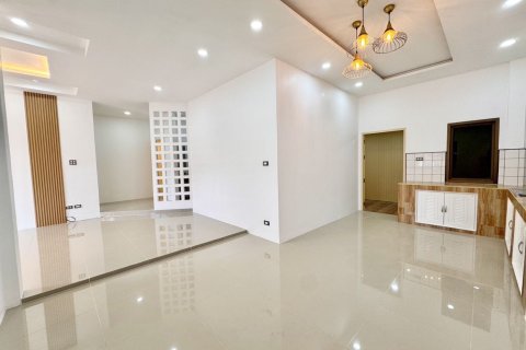 House in Phuket, Thailand 4 bedrooms № 161581 - photo 6