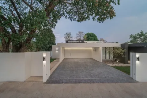 Villa in Chiang Mai, Thailand 4 bedrooms № 162784 - photo 2