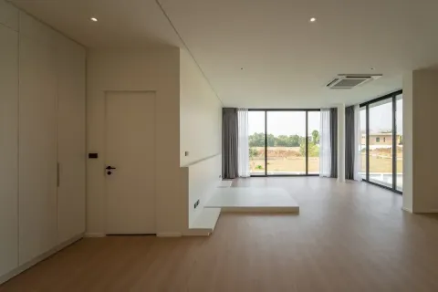 Villa in Chiang Mai, Thailand 4 bedrooms № 162784 - photo 14