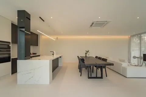 Villa in Chiang Mai, Thailand 4 bedrooms № 162784 - photo 8