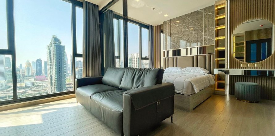 Studio dans le Condo à Huai Khwang, Bangkok, Thaïlande  № 173545