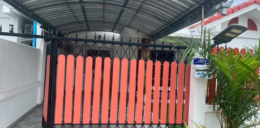 House in Pattaya, Thailand 3 bedrooms № 173546