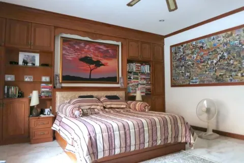 House in Pattaya, Thailand 3 bedrooms № 173543 - photo 8