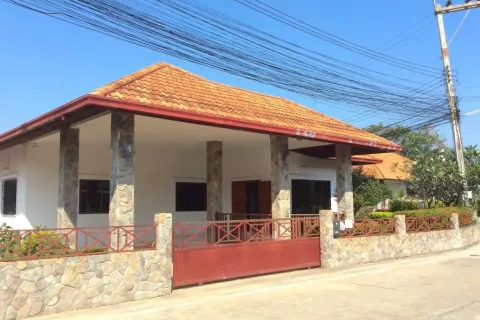 House in Pattaya, Thailand 3 bedrooms № 173543 - photo 1