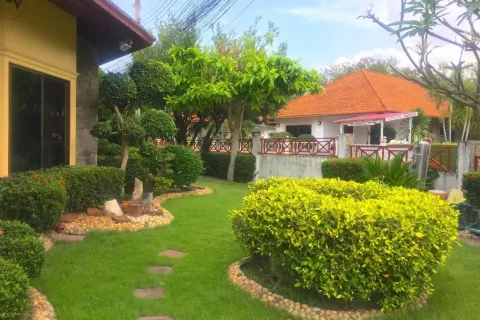 House in Pattaya, Thailand 3 bedrooms № 173543 - photo 2