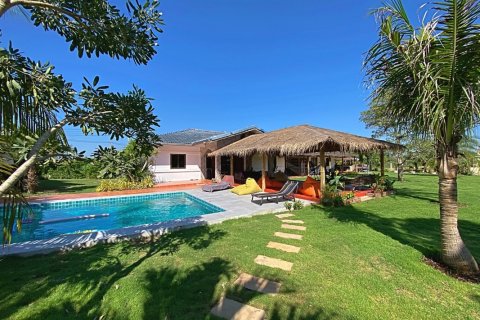 Casa de 5 dormitorios en Pran Buri, Tailandia № 221868