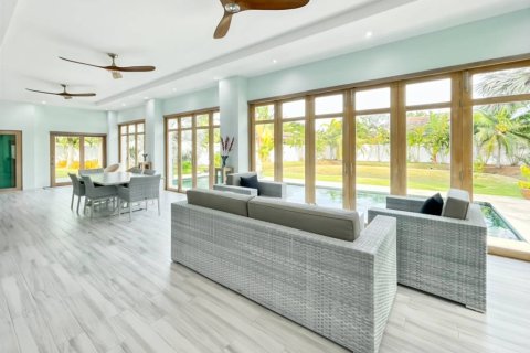 Villa in Pran Buri, Thailand 3 Schlafzimmer № 221865 - Foto 16