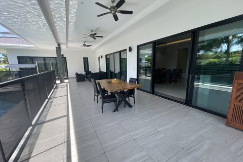Villa in Cha-am, Thailand 4 Schlafzimmer № 221864 - Foto 18