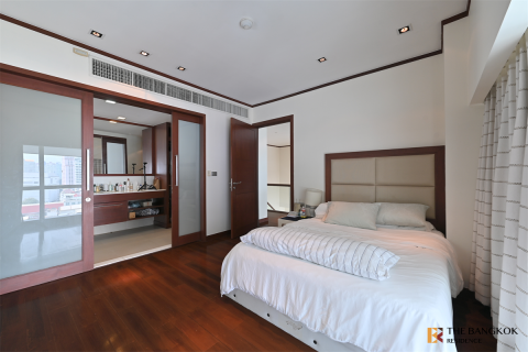 Condo in Bangkok, Thailand, 3 bedrooms  № 188715
