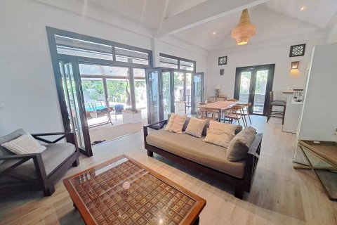 Villa in Phuket, Thailand 5 bedrooms № 136728 - photo 23