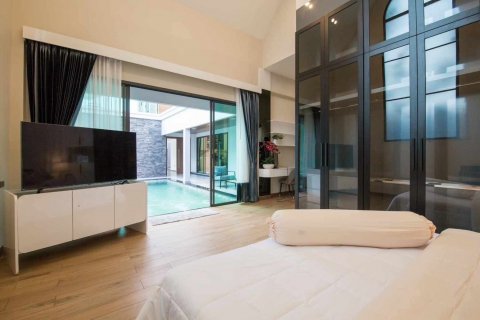 Villa in Pattaya, Thailand 4 bedrooms № 136734 - photo 10