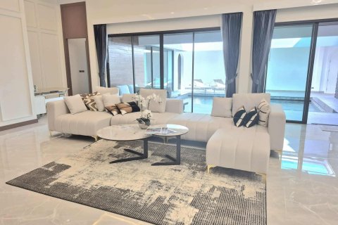 Villa in Pattaya, Thailand 4 bedrooms № 136734 - photo 21