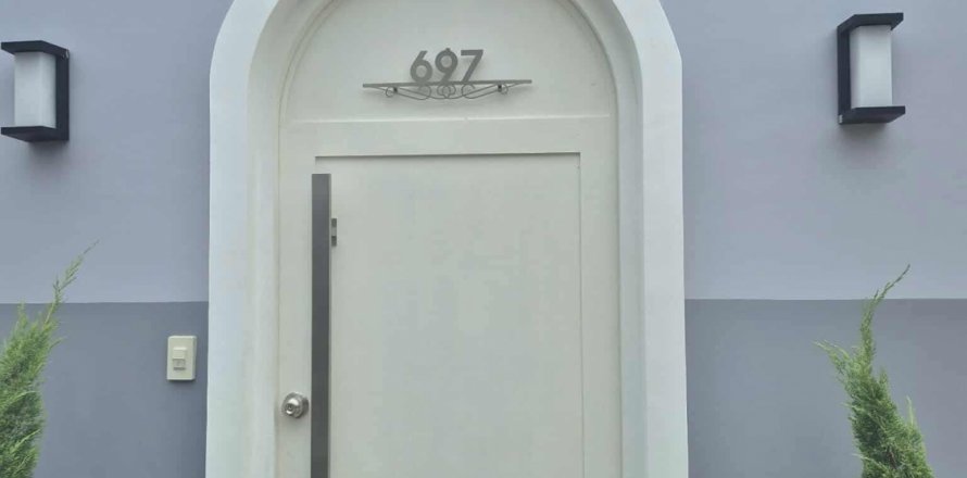 Villa in Pattaya, Thailand 4 bedrooms № 136734