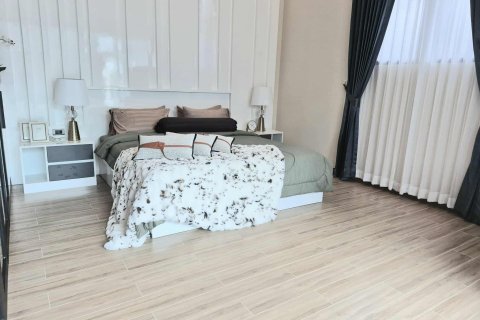 Villa in Pattaya, Thailand 4 bedrooms № 136734 - photo 28