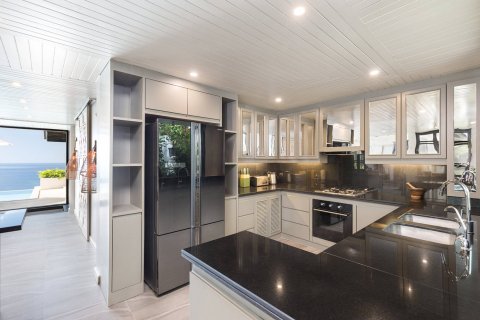 House in Phuket, Thailand 5 bedrooms № 180389 - photo 17