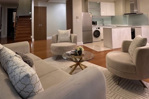 Condo in Bangkok, Thailand, 3 bedrooms  № 180388 - photo 8