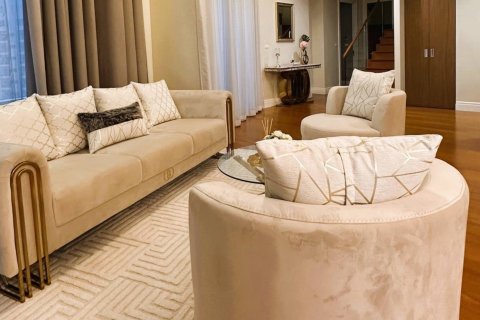 Condo in Bangkok, Thailand, 3 bedrooms  № 180388 - photo 9