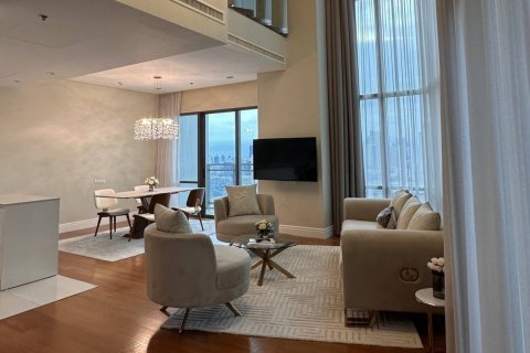 Condo in Bangkok, Thailand, 3 bedrooms  № 180388 - photo 12