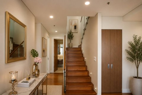Condo in Bangkok, Thailand, 3 bedrooms  № 180388 - photo 3