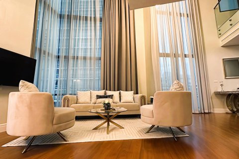 Condo in Bangkok, Thailand, 3 bedrooms  № 180388 - photo 11