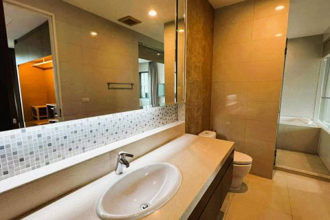 Condo in Bangkok, Thailand, 3 bedrooms  № 180388 - photo 18