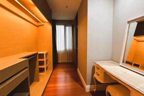 Condo in Bangkok, Thailand, 3 bedrooms  № 180388 - photo 17
