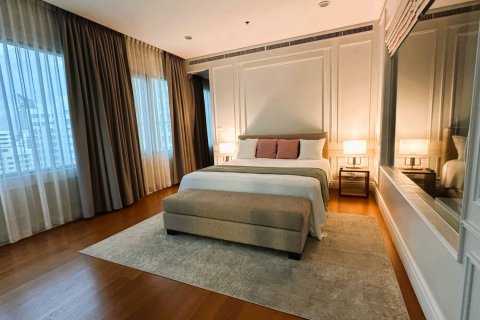 Condo in Bangkok, Thailand, 3 bedrooms  № 180388 - photo 15