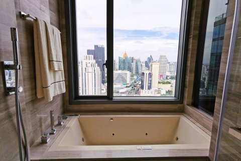 Condo in Bangkok, Thailand, 3 bedrooms  № 180390 - photo 16