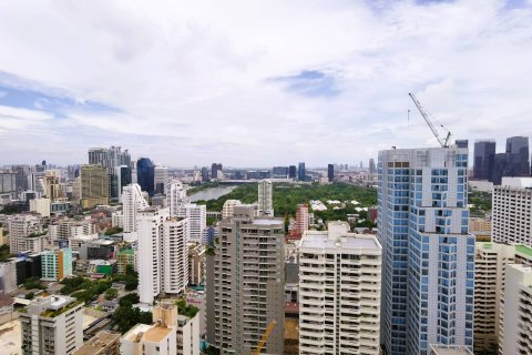 Condo in Bangkok, Thailand, 3 bedrooms  № 180390 - photo 6