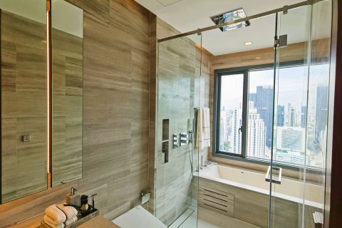 Condo in Bangkok, Thailand, 3 bedrooms  № 180390 - photo 15