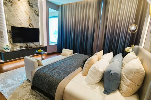 Condo in Bangkok, Thailand, 3 bedrooms  № 180390 - photo 12