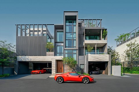 House in Bangkok, Thailand 4 bedrooms № 180391