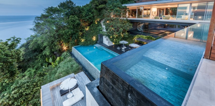 House in Phuket, Thailand 4 bedrooms № 180393