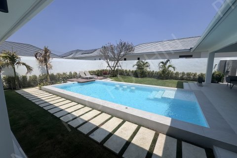 Villa in Hua Hin, Thailand 3 bedrooms № 194866 - photo 2